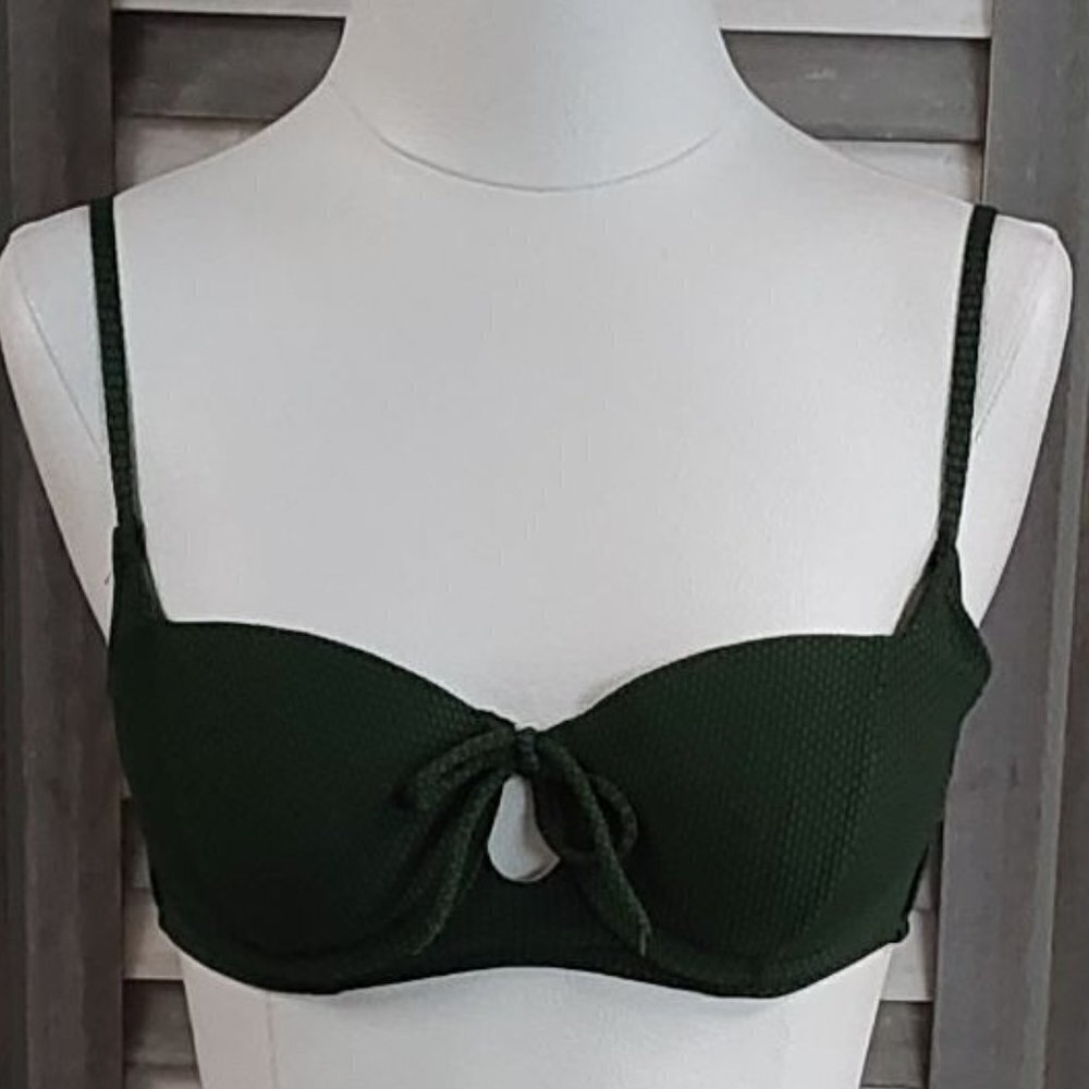 Light Lift Tie-Front Keyhole Pique Textured Bikini Top | Shade & Shore | 32B
